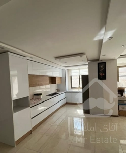 همکف حیاط اختصاصی دار شهرک گلها نرسیده ب میدان