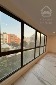 ۱۹۰متر ژورنالی/تکواحد/۳ پارکینگ/بالکن قابل چیدمان