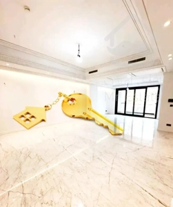 شمال ظفر/۱۲۱متر/فول امکانات/ خطی رو به آفتاب