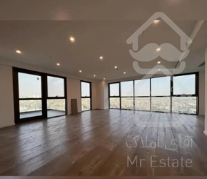 فرمانیه ۲۴۰ متر ۳ جهت نور تاپ لوکیشن‌