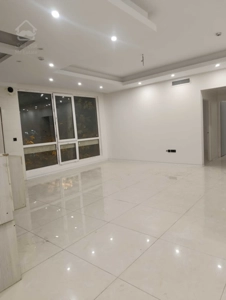 100 متر 2 خواب نوساز ویو میدان لابی روف گاردن سونا