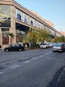 فروش اقساطی واحد تجاری 70 متری لوکس در مرکزخرید رونیکامال با کلیه انشعابات