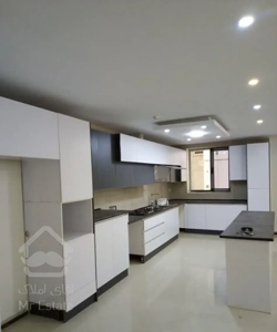 ۱۲۷ متر ۲ خوابه نوساز ویو کوه بدون مشرف شهرک خرازی