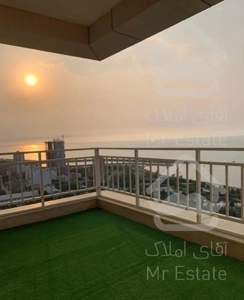 واحد ۱۴۰ متری در طبقه ۲۵ برج با ویو‌ابدی دریا