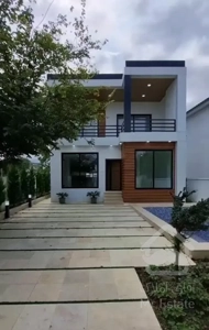 ویلااستخردارمدرن۳۸۵مترپشت پارک جنگلی نور