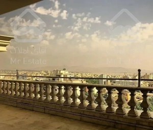 *نیاوران ۲۵۰ متر / با ۱۵ متر تراس بدون مشرف*