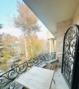 ۲۲۰ متر در دل درختان چنار ( باغ فردوس)