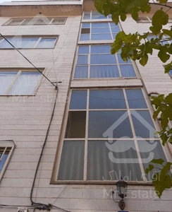 فلکه چهارم تهرانپارس ۸۲متر۲خواب طبقه دوم