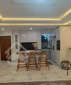 ۱۳۰ متر/دیلمان/تک واحد/نوساز/۲ پارکینگ