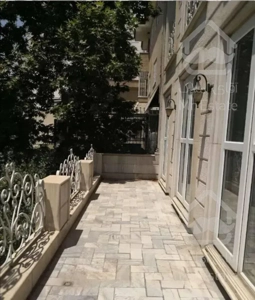 ۱۶۵متری با (۲تراس قابل چیدمان)