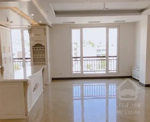 آپارتمان ۹۵متر جنت‌آباد عمارت غرق در نور