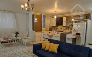 آپارتمان جنوبی غرق نور
