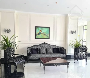 کاشالوت ۱۲۸ متر برج باغ