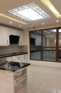 ۱۰۰ متری / کلید نخورده / فول امکانات