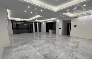 ۲۳۰ متر / ۴ خواب / ۲ پارکینگ باکس سندی