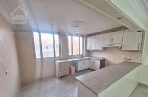 ۷۵ متر دو بَر نور کوچه باغی/در دل شهر