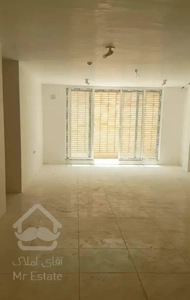 آپارتمان ۱۳۵ متری.۳ خواب.حیاط دار