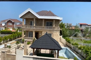 تهاتر ویلا ۳۰۰ متری شهرکی استخردار عباس آباد مازندران