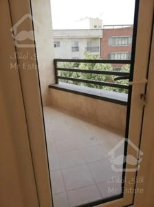 آپارتمان ۱۳۰ متری در فرمانیه