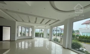 فروش ویلا شهرکی ۳۰۰ متر ۴ خوابه چندقدمی دریا