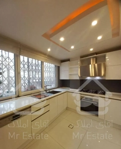 200 متر / تاپ لوکیشن / نیاوران