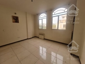 ۵۰ متر / سالن پرده خور « اکباتان » روبه آفتاب