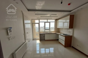 ۶۵متر دوخوابه/ تک واحدی / ط پنجم / غرق نور