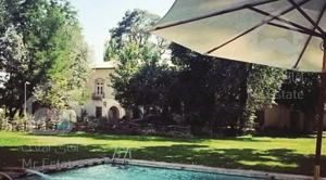 کاخ ویلا۳۵۰۰۰متری، استخردار