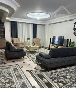 ۱۴۰ متر ۳ خواب طبقه ۵ نور شمال وجنوب سالن پرده خور