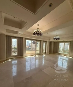 ۲۱۰متر/سه خواب/سه جهت نور/فول مشاعات