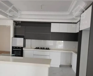 نیاوران ۱۸۵متر ۳خواب ۲پارکینگ