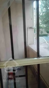 يك واحد در پرديس طبقه اول براي فروش