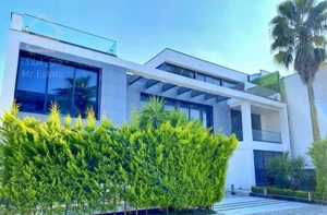 ویلا عمارت مدرن/500m/استخر و روف/شهرکی