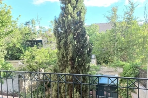 180 سه خواب نیاوران