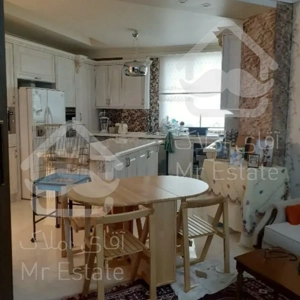 81متر، دو خواب، چهارباغ غربی