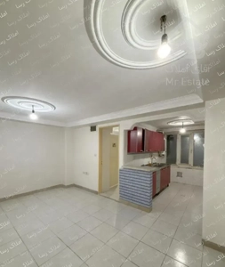 ۴۳ متر / همکف / جنب میدان جمهوری / خوشنقشه و پرنور