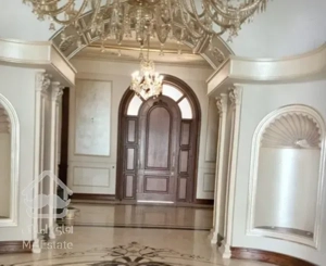 آپارتمان ۵۶۰ متری کلید نخورده