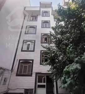 ۱۶۵متر / ۳طبقه / ۱۷ شهریور