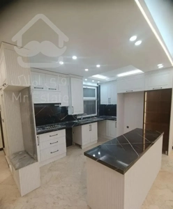 نارمک/۹۴ متر/دو خواب/خوش نقشه/ دو پارکینگ سندی