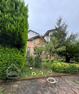 ویلا باغ۳۳۰متری شهرکی فول فرنیش