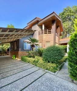 تراسش عجیب دلچسبه/ویوجنگل داری تو اتاق‌خوابت