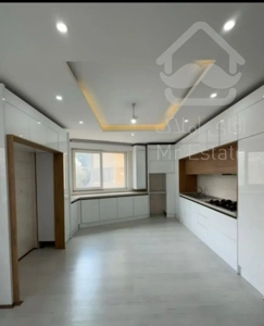 170متری/3 خواب/تکواحدی/ویو رو به پارک/معاوضه