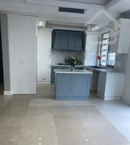 شهرک غرب/۸ واحدی/۱۳۸ متر/نوسازی