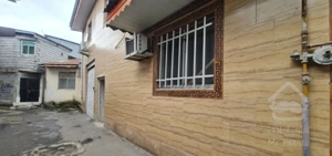 ویلایی ۱۳۰ متر داخل شهر  حیاط‌دار