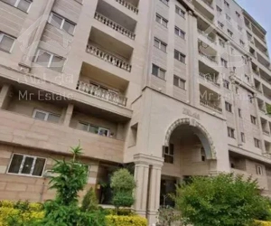 خ اشرفی اصفهانی بعد نیایش 96 متر