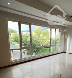 ۱۳۲ متر / کلید نخورده / کم واحد / ۲ پارکینگ سندی