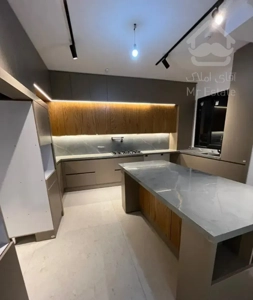 ۱۵۰متری پشت حاشیه وکیل اباد پارکینگ اختصاصی