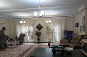 فروش خانه ویلایی ۳۰۰ متری ۳ خوابه