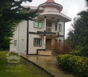 فروش باغ ویلا،۱۰۶۰ متر زمین،۲۴۰ متر بنا ،سنددار