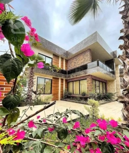 باغچه ویلای مدرن/قابلیت استخر زدن/شهرکی